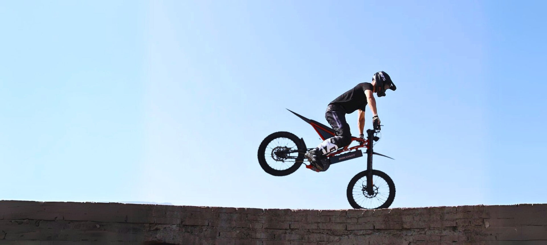 BK-28 high-speed electric motorcycle with 200mm suspension